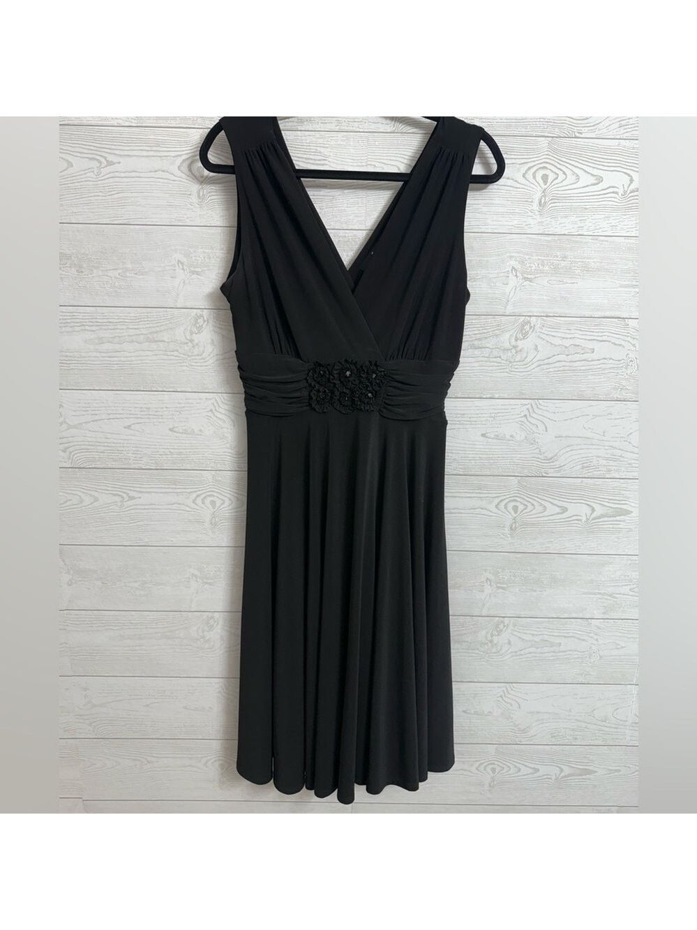 Ronnie Nicole Women’s Black Sleeveless cocktail Midi Dress. Size 10